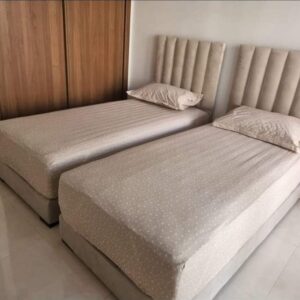 طقم سرير مزدوج مبطن – تصميم عصري وراحة مثالية